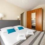 Apartman Holiapart No 1 - Luxury Apartments, Beautiful Area *
