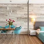 Apartman Holiapart No 1 - Luxury Apartments, Beautiful Area *
