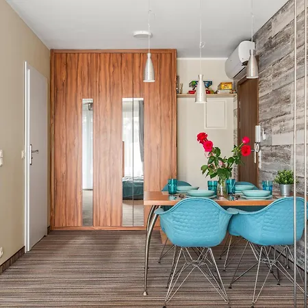 Holiapart No 1 - Luxury Apartments, Beautiful Area Apartment *