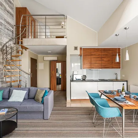 Apartment Holiapart In No 1 - Luxury Apartments, Beautiful Area *