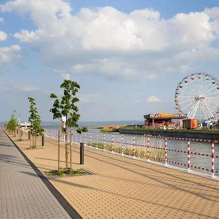 Holiapart In No 1 - Luxury Apartments, Beautiful Area Apartment